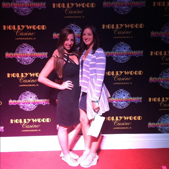 Meet your Posher, Kristen - Picture 2 of 5